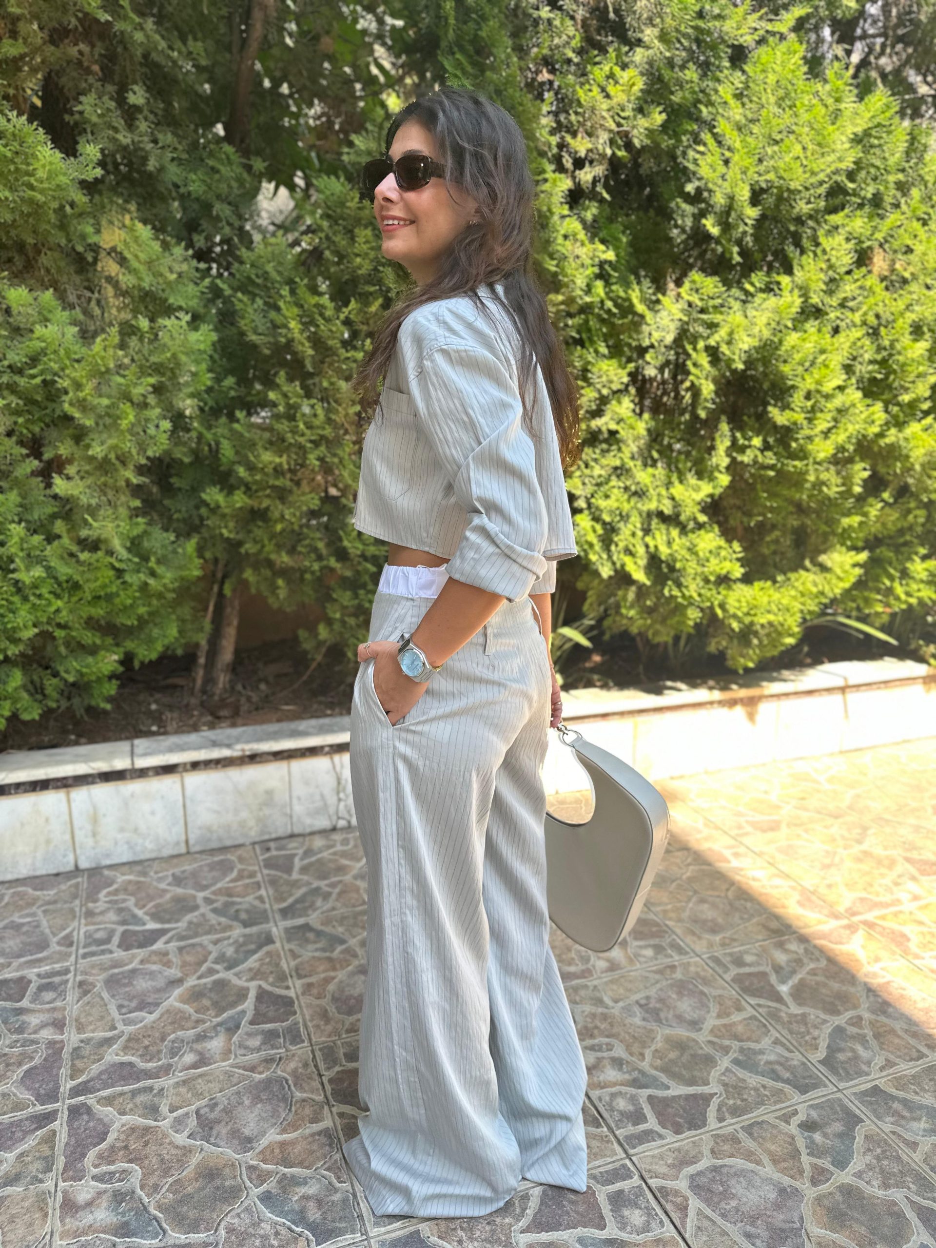 Gri Beyaz Çizgili Takım - Görsel 2